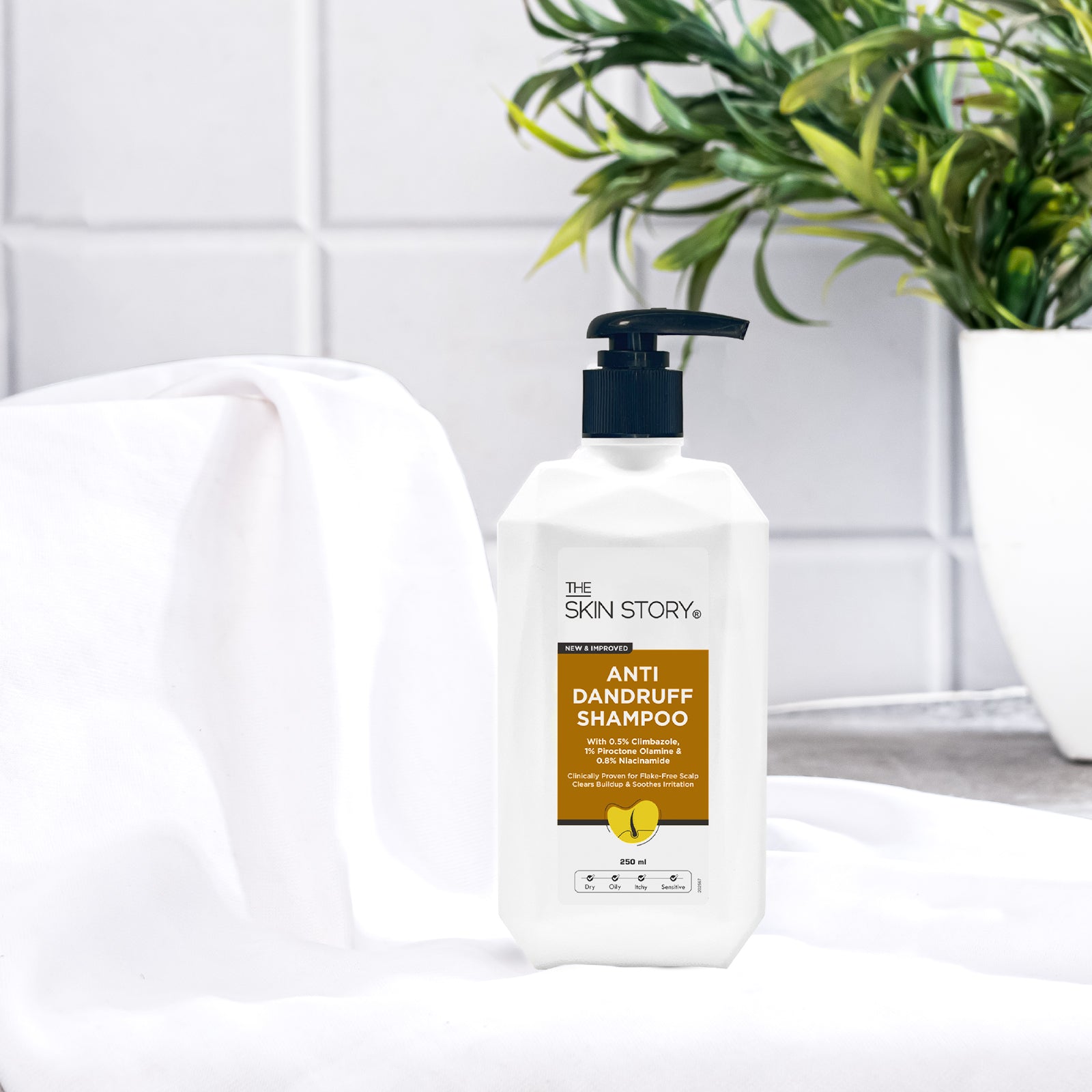 Anti Dandruff Shampoo Flake-Free with 0.5% Climbazole & 1% Niacinamide 250ml