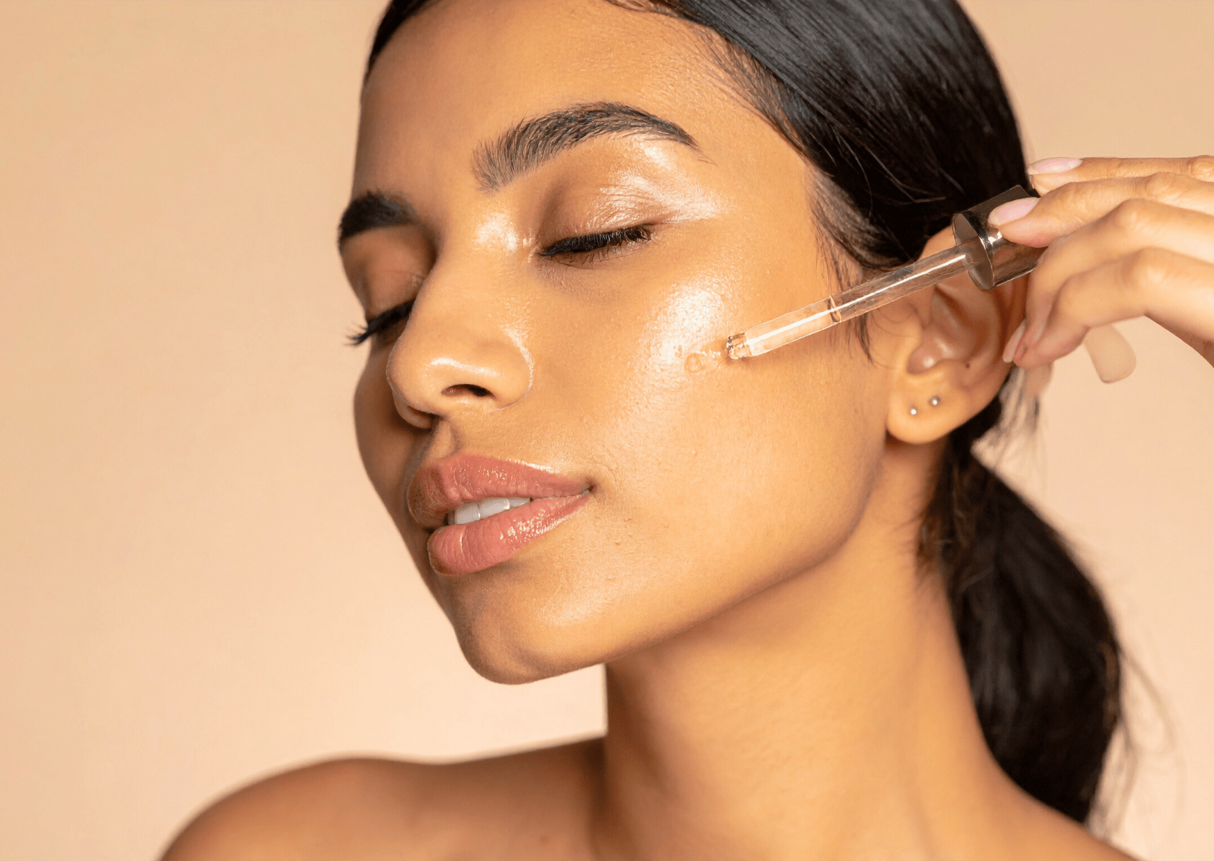 Benefits of Using a Face Serum in Your Skincare Routine - The Skin Story